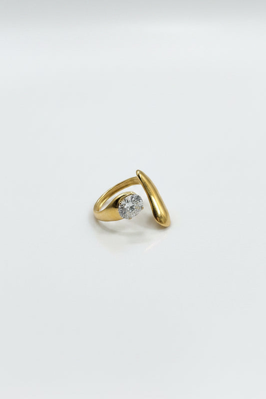 Stone Ring – Timeless Elegance